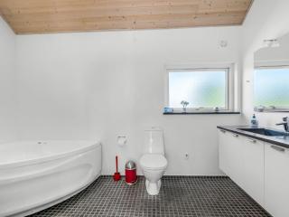 Holiday Home Eve - 700m from the sea by Interhome - 4