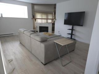 Family Friendly 2 Bedroom Townhouse with Full Kitchen in Downtown Vancouver - 0