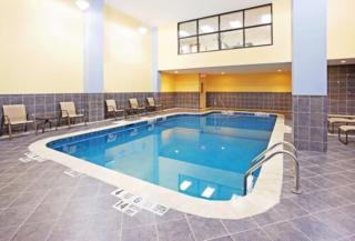 Holiday Inn Express & Suites Niagara Falls by IHG - 4
