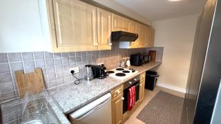 Sleeps4-FreeParking-FamilyFriendly-WCAccessible - 1