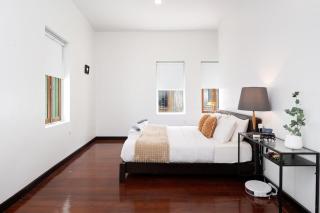 Heritage Family Home Spacious & Central Location - 2