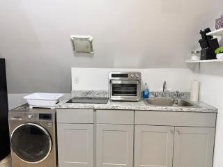 Cozy apartment minutes to NYC with washer - 3