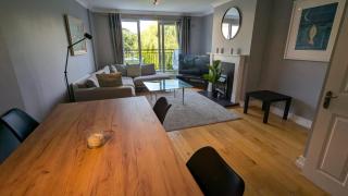 Large Newly updated 3BD Duplex 20Min to Airport - 4