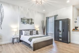 Walkable Studio in Central West End | Near Barnes Jewish | St. Louis MO - 7