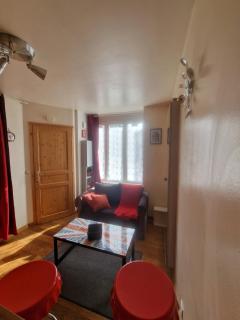 Petite maison rouge, studio lumineux, calme, confortable avec 1 lit - 0