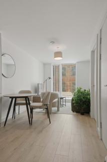 Contemporary 1 Bed Apartment in Central Birmingham - 2