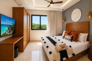 Jungle Guardian - Rooftop Pool & Beach Club - 2
