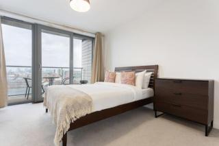 Modern 1 Bedroom Apartment Near Canary Wharf with Balcony - 8