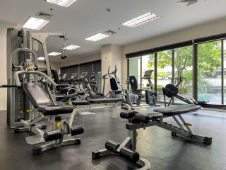 Expansive Modern - BTS Phrom Phong - Ultra Fast WiFi - 6