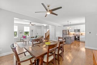Spacious 4BR w/ Garage Near SLU & Hospital | Park-Adjacent | STL - 3