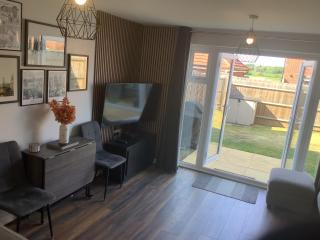 Entire 2 bedroom house in Tamworth - 8