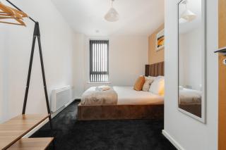 Spacious City Stay 2BR 2BA Parking Included - 6