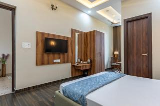 Velmora Stay Premium Luxury Villa with Private Pool - 1
