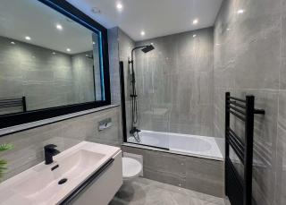 City Centre Luxury 2 Bed Apartment - 1