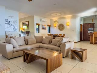 Beachfront Villa with Pool & Sunset Views - 4