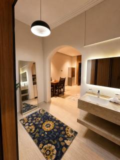 Modern Stay Near Marriott Radisson & KFMC Riyadh - 2