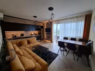 Apartment River - 0