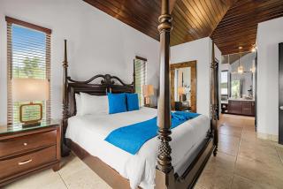 Luxe Villa Siena with Private Guest Suite - 7