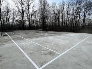 2000 sq ft with pool on 50 acres, near airport - 7