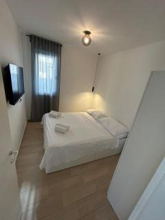 Huge Garden Cozy Apartment with jacuzzi - 8