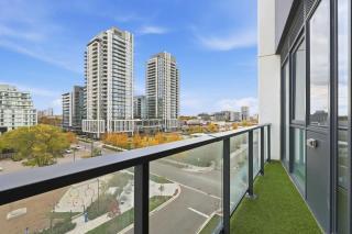 Modern West Getaway 2BR Condo with Free Parking - 6