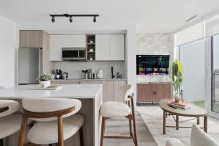 Modern West Getaway 2BR Condo with Free Parking - 1