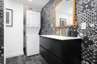 Designer Toronto Apartment Parkdale Retreat - 8
