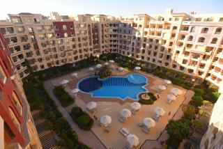 Modern studio with pool view in the city center - 4