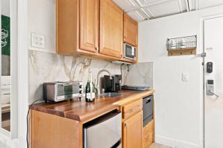 Studio Condo Near Universal I-Drive w Kitchenette - 1