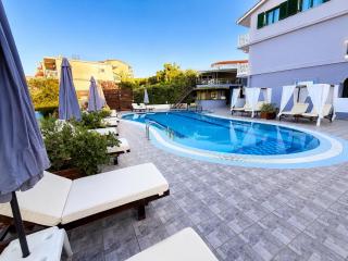 Amarylis Beachfront Studios - 8