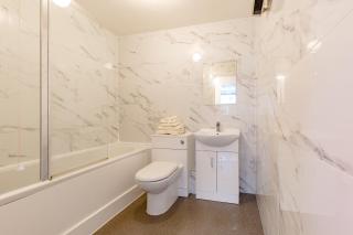 Trelawney Place, close to London - 2