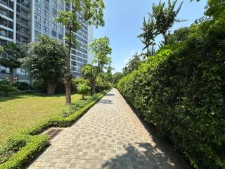 Relaxing Lakeside Retreat Studio Near Korean Town Hanoi - 3