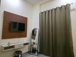 Cozy Apartment in Gurgaon - 4