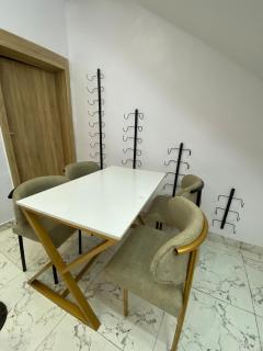 Emilomo Luxury Apartment - 9