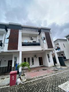 Emilomo Luxury Apartment - 8