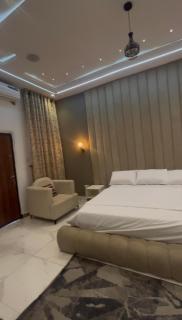 Emilomo Luxury Apartment - 7