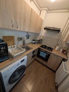 Cosy Parkside Close To The Metro Station - 4