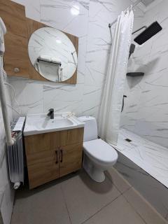 Kut Hotel - 8