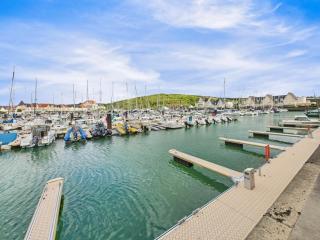 1-Bedroom Apartment in Port-Guillaume - 7