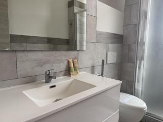 HOST4U - Casa Nina, 12 minutes from Imperia Beach - 1