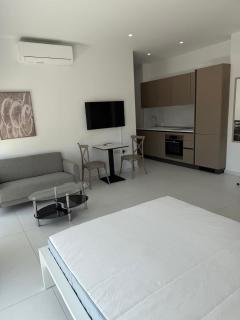 Lux Business Apartments - 4