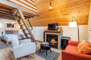 4 A-Frame Cabins - 2 Outdoor Private Tubs - 2