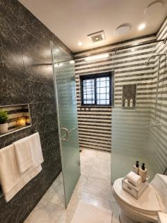 DHA Phase 9 Luxury 3BR, 4 ACs, Home Office, Family Stay - 3