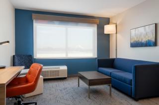 Holiday Inn Express & Suites Linden - Newark South by IHG - 8