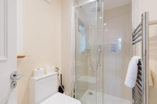 Sunny 3BDR Family Home in Clapham - 6