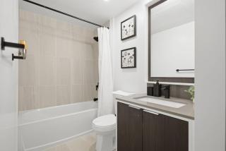 Modern Suite Panoramic Views Parking - 5