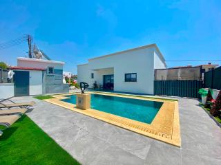 Sofia Luxury villa with 3 suite bedroom with 3 private bathroom - 4