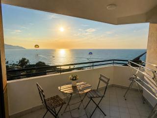 Sri Sayang Seafront 3BR Sunset View 8 Pax Netflix - 1