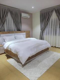 Terra Verte Court - 5