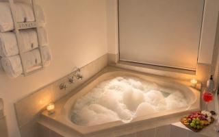 Cosy Coastal Retreat Spa Bath & Beachside - 2